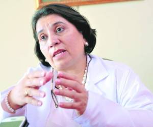 La presidenta del CMH, Suyapa Figueroa, señaló que jugar con la salud del pueblo hondureño es un crimen de lesa humanidad.