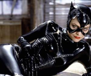 La actriz Michelle Pfeiffer le dio vida a Gatúbela en la cinta “Batman regresa”.