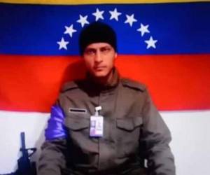 Oscar Pérez es el piloto que sobrevoló Caracas en un helicóptero.