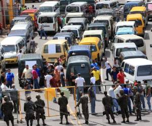 Los transportistas de rapiditos ilegales anuncian una nueva toma. (Foto: Antonio Mendoza)