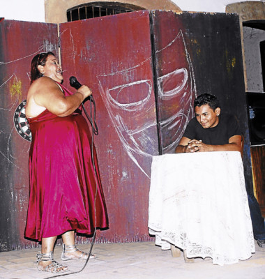 Jóvenes reviven las obras teatrales en el sur de Honduras