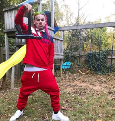 Armas, dinero y drogas, las fotos de 6ix9ine de sus redes sociales