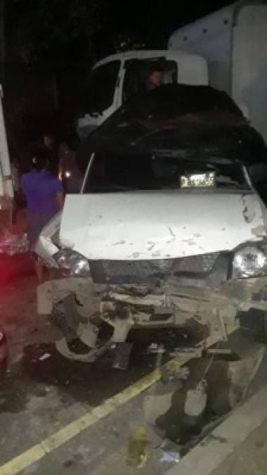 Imágenes del accidente que dejó unos ocho vehículos destruidos en Villanueva