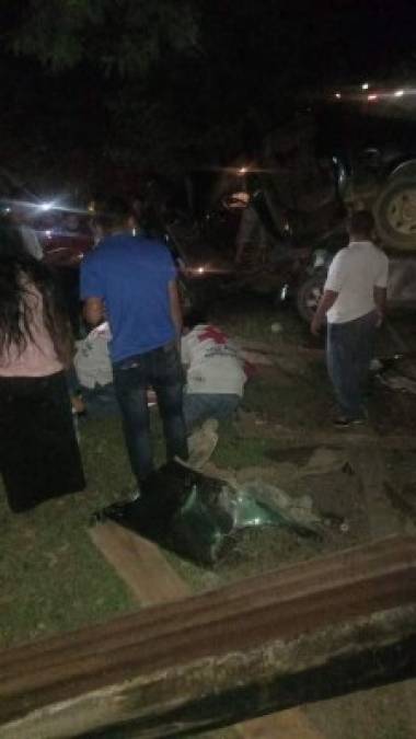 Imágenes del accidente que dejó unos ocho vehículos destruidos en Villanueva