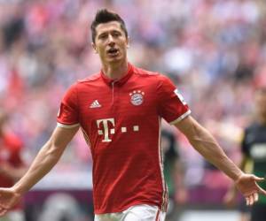 El fin de semana Robert Lewandowski hizo un partizado con el Bayern al dar dos asistencias y marcar triplete en el triunfo (6-0) ante el Augsburgo (Foto: Agencia AFP)