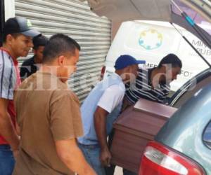 El cuerpo fue retirado de la morgue del Ministerio Público por su hermana y otros parientes.