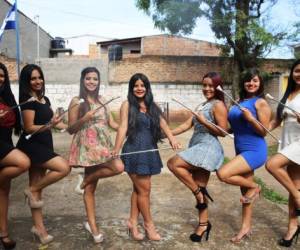 Este grupo de siete hermosas mujeres participaran con un colegio capitalino para deleitar la mirada de los miles de asistentes al Estadio Nacional Tiburcio Carias Andino de Tegucigalpa, Honduras.