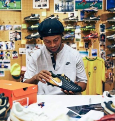 ¿Cuáles son los precios de los boletos para ir a ver a Ronaldinho en el estadio Nacional de Tegucigalpa?