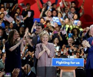 Del lado demócrata, Clinton se llevó 58% y Sanders 42%.