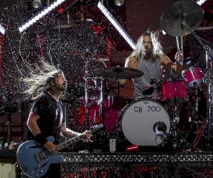 Hawkins, el baterista de 50 años del grupo de rock ganador de un Grammy, murió el fin de semana en un hotel de Bogotá