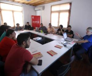 Gaizka Urresti impartió el primer taller de la jornada, que es sobre un tema fundamental: la distribución y difusión de cortos y largometrajes. Foto: Emilio Flores / El Heraldo