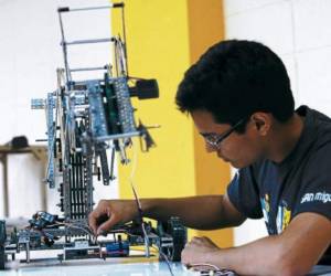 Son más de 30 grupos de distintas instituciones las que ya se preparan para participar en las Olimpiadas Nacionales de Robótica que organiza la fundación WRO (World Robot Olympiad).