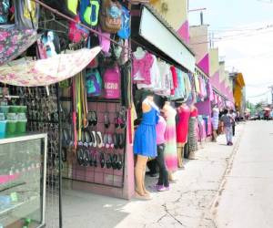 Vacíos permanecen los mercados de la ciudad de Comayagua por la falta de clientes.