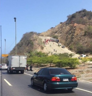 Venezuela: Seis heridos tras volcar bus que trasladaba a Huracán de Argentina