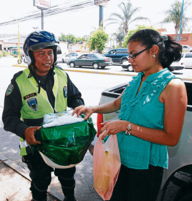 Condecorarán a agente de Tránsito insobornable