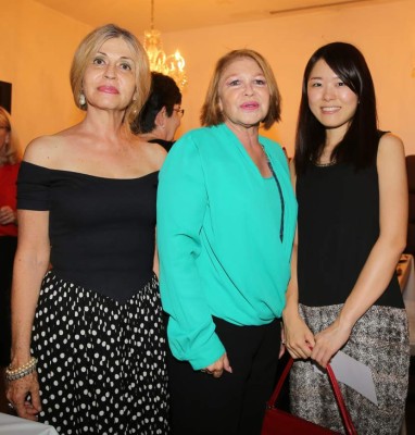 Cena diplomática con aires benéficos