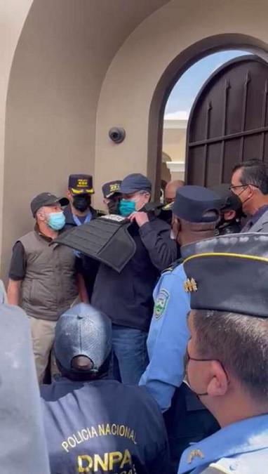 Mediático megaoperativo: 15 fotos de la captura del expresidente JOH previo a su extradición