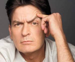 El ex protagonista de 'Two and a Half Men' Charlie Sheen reveló este martes que es portador del VIH.