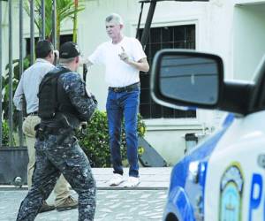 La Policía allanó la residencia del empresario en La Ceiba.