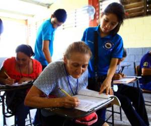 310 personas analfabetas es la meta a atender para este 2017 (Foto: El Heraldo Honduras/ Noticias de Honduras)