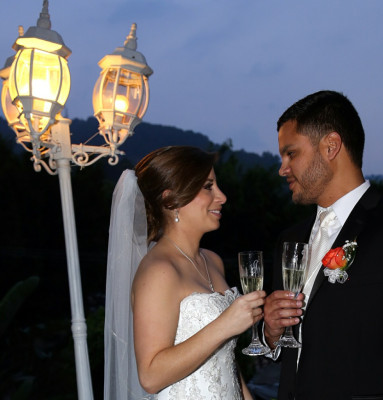 Romántica ceremonia para los enamorados