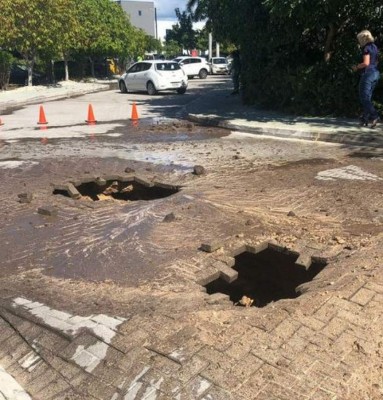 Socavones y pánico, los daños que deja hasta el momento el sismo de 7.7