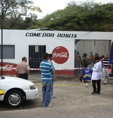 Asesinan a madre e hijo dentro de negocio en Tiloarque