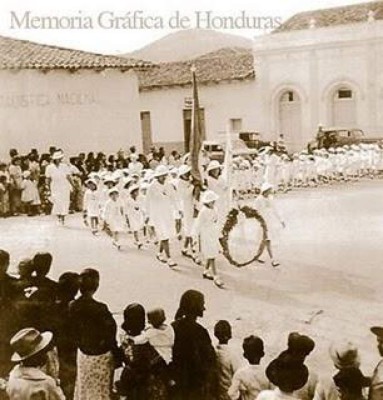 FOTOS: Así eran los desfiles patrios del 15 de septiembre en el pasado