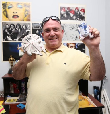 Locutor hondureño Charlie Martino: 'Tengo más de 300 figuras de Star Wars”