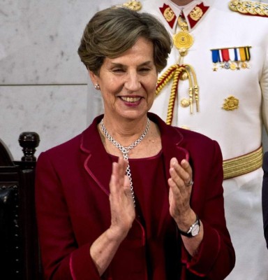 Isabel Allende, primera mujer que preside Senado en Chile