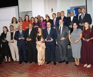 Durante el evento, los organizadores resaltaron que los reconocimientos buscan destacar a líderes empresariales por su trayectoria profesional, visión estratégica y el impacto generado desde sus organizaciones.