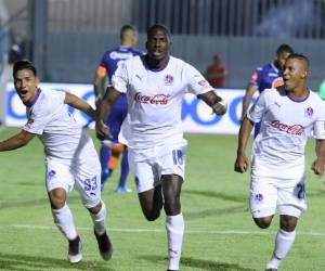 Jugando de local, los Blancos ganaron sus cinco partidos jugados en el Estadio Nacional.