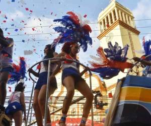La Ceiba se vistió de fiesta este sábado con la celebración de su tradicional carnaval. Foto: Grupo OPSA.