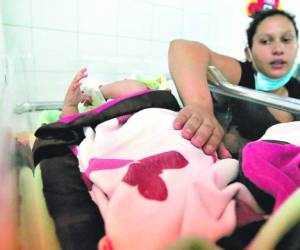 Kleidi, la joven madre, da gracias infinitas a Dios porque su pequeña Génesis nació sana a pesar que durante su embarazo sufrió de zika y Guillain-Barré.