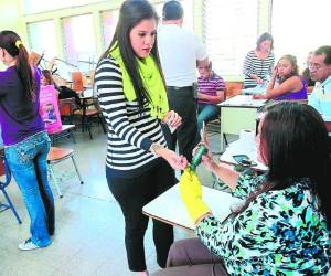 La mesa electoral receptora es vital en todo proceso, es la responsable de elaborar el acta original de cierre, foto: Archivo EL HERALDO.