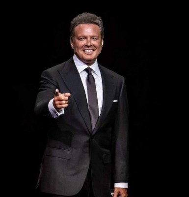 Ocho famosos que supuestamente murieron hace años y fueron sustituidos por gente idéntica a ellos (FOTOS)