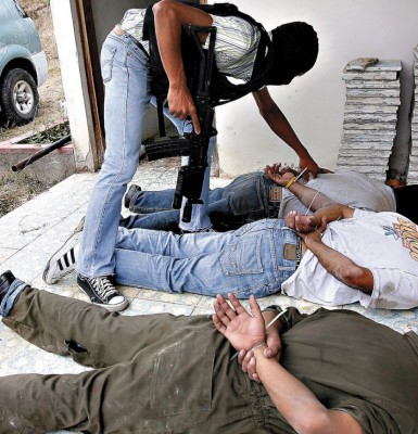 Solo 2 de cada 10 órdenes de captura ejecuta la DNIC