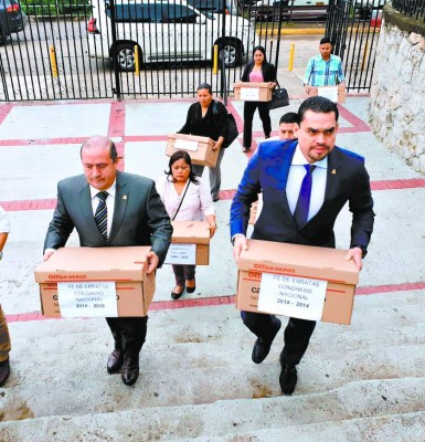 La Ufecic formaliza acusación en contra de diputados del Congreso Nacional