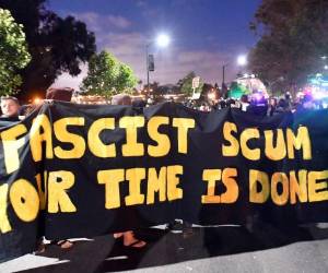 'Trump dijo de la forma más enérgica en sus declaraciones que condena todas las formas de violencia, fanatismo y odio', señaló un portavoz. (Foto: AFP/ El Heraldo Honduras/ Noticias de Honduras)