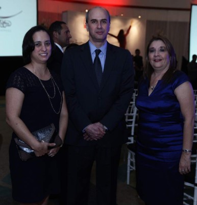 Un merecido homenaje para ocho damas de éxito