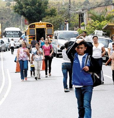 De milagro se salvan de morir en volcamiento de contenedor en la carretera al sur de Honduras