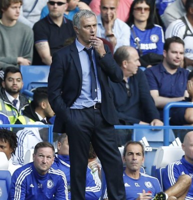 Un doblete de Coutinho ante el Chelsea deja a Mourinho en la cuerda floja