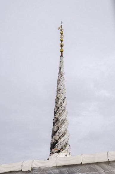 Terror en Copenhague: Incendio devasta icónico edificio del siglo XVII