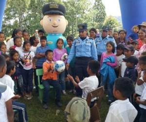 Bajo el modelo de Policía Comunitaria, los efectivos mantienen cercanía con los pobladores, esto fomenta una cultura de paz.