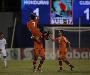 Raycharles Herrera se llena los pulmones de gol y le grita al mundo el tanto.