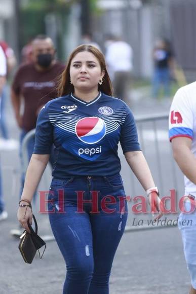 Las bellezas que engalanan el clásico Olimpia-Motagua