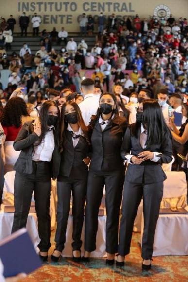 Instituto Central gradúa más de 600 profesionales en Informática, Humanidades, Salud y Finanzas