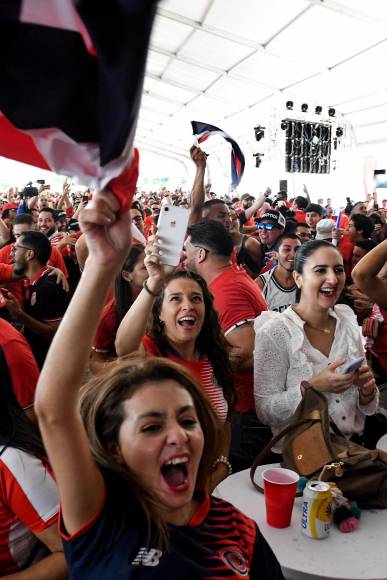 ¡Locura total! Ticos celebran clasificación de La Sele al mundial de Qatar