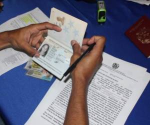 Estas son las 10 PREGUNTAS sobre los permisos de viaje que fueron respondidas por abogados de la USCIS. Es importante que las conozcas.