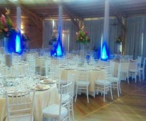 Omar Morales encargado del montaje del evento. Es el gerente de eventos y banquetes